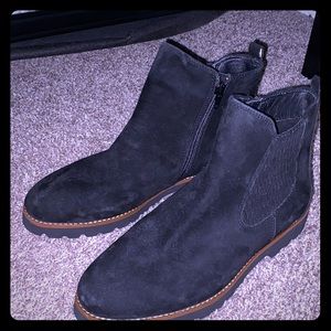 Black boots size 9 1/2 womens
